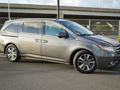 Used 2015 Honda Odyssey Touring image 5