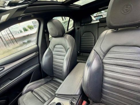 Used 2018 Alfa Romeo Stelvio Ti Sport AWD/4WD image 18