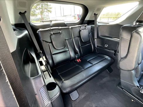 Used 2023 Ford Explorer Limited AWD/4WD image 25