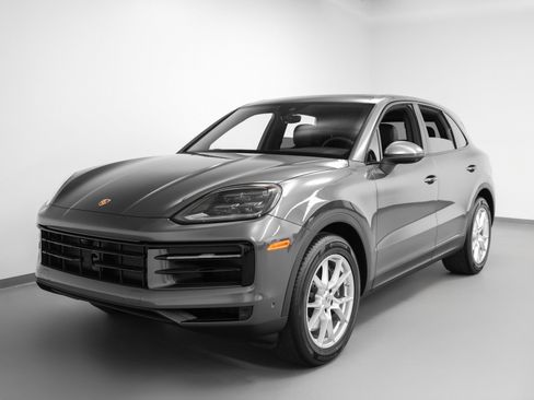 Certified 2025 Porsche Cayenne image 6