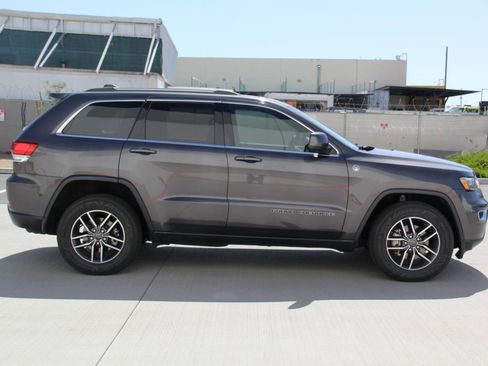 Used 2020 Jeep Grand Cherokee Laredo w/ Quick Order Package 2BN North AWD/4WD image 4