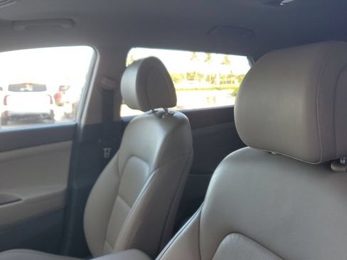 Used 2018 Hyundai Tucson SEL Plus FWD image 16