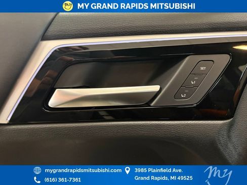 New 2025 Mitsubishi Outlander SEL image 11