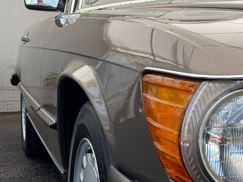 Used 1987 Mercedes-Benz 560 SL image 29