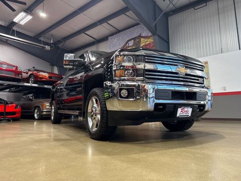 Used 2016 Chevrolet Silverado 2500 LTZ w/ Duramax Plus Package AWD/4WD image 39