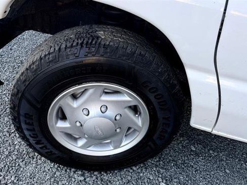 Used 2014 Ford E-350 and Econoline 350 Super Duty RWD image 36