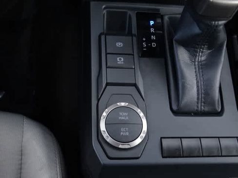 Used 2025 Toyota Tacoma SR5 image 35