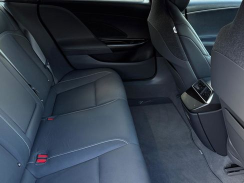 Used 2024 Lucid Air Touring image 37