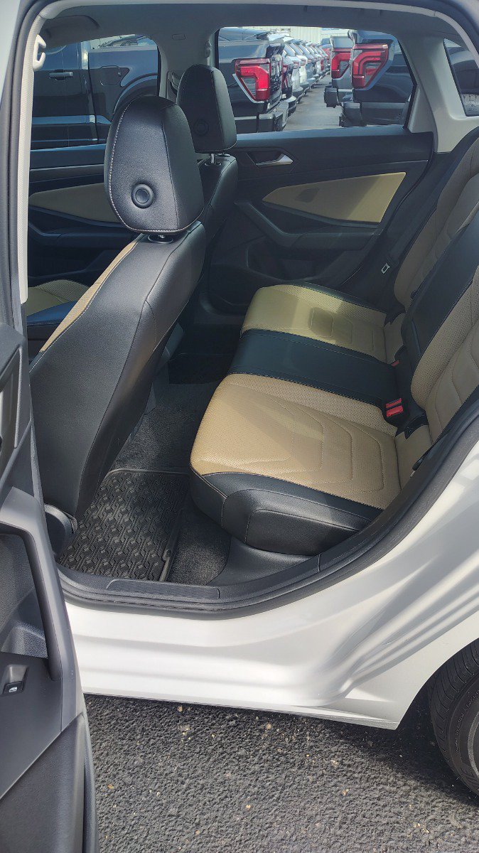 Used 2019 Volkswagen Jetta SEL Premium FWD image 17