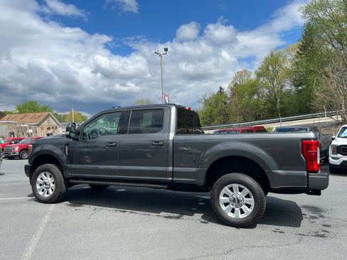 Certified 2019 Ford F250 Lariat w/ Lariat Value Package AWD/4WD image 6