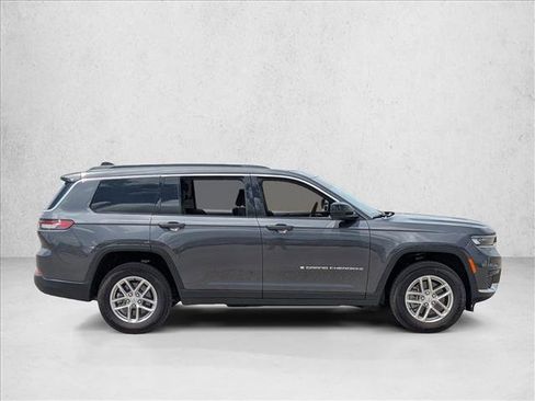 Used 2025 Jeep Grand Cherokee L Laredo AWD/4WD image 4