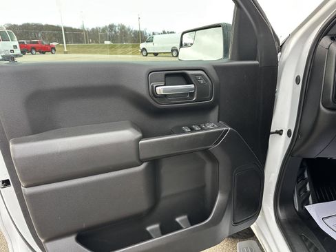 Used 2024 Chevrolet Silverado 1500 W/T w/ Z71 Off-Road Package AWD/4WD image 19