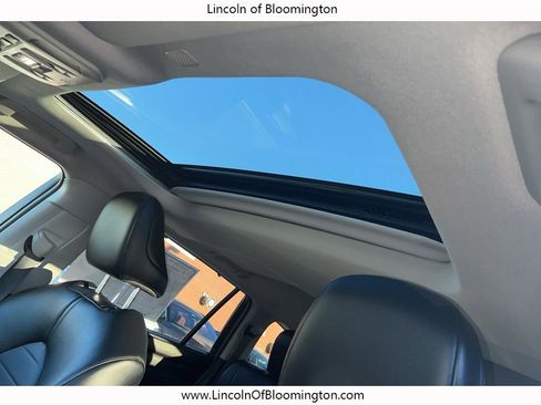 Used 2022 Toyota Highlander XLE image 29