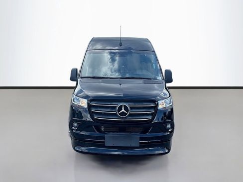 Used 2023 Mercedes-Benz Sprinter 3500 image 3