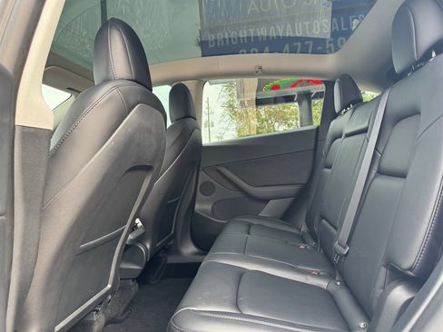 Used 2021 Tesla Model Y Long Range image 10