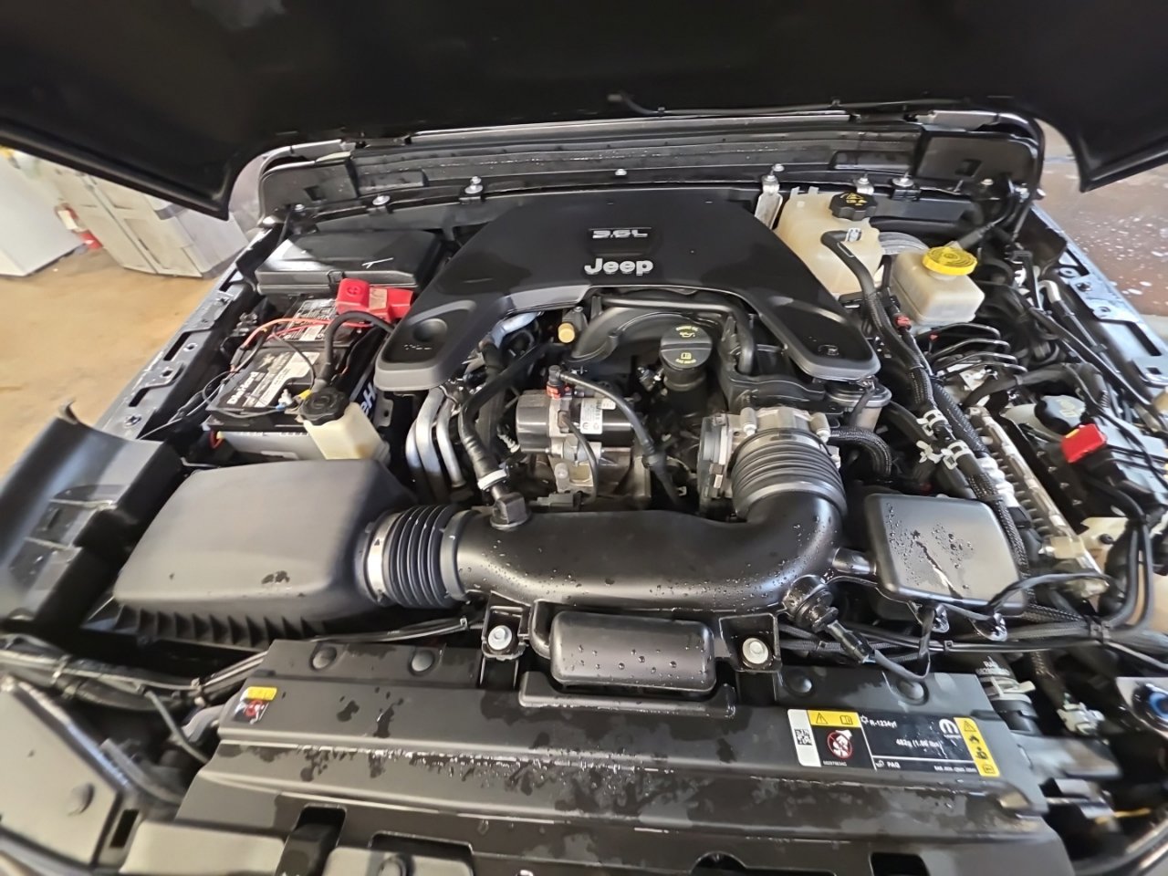 Used 2021 Jeep Wrangler Unlimited Rubicon AWD/4WD image 23