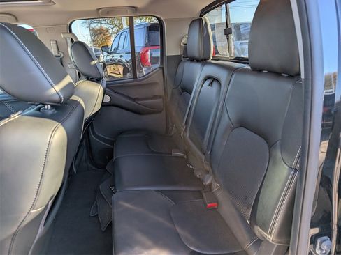 Used 2021 Nissan Frontier PRO-4X w/ Pro-4x Utility Package image 26