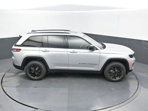 New 2025 Jeep Grand Cherokee Laredo image 48