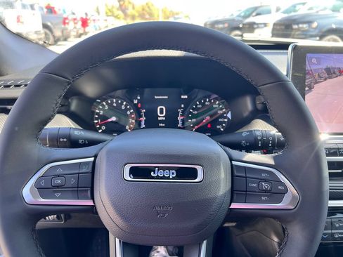 New 2026 Jeep Compass Latitude AWD/4WD image 16