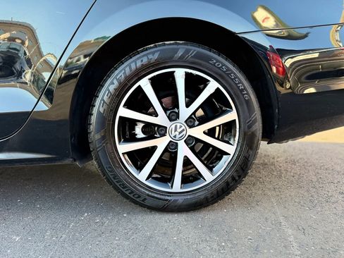 Used 2017 Volkswagen Jetta SE FWD image 40