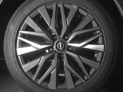 Used 2025 Nissan Altima 2.5 SV FWD image 15