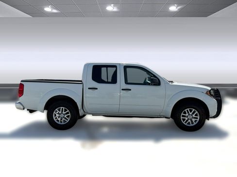 Used 2015 Nissan Frontier SV AWD/4WD image 8