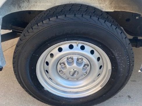 Used 2020 Nissan NV 2500 S image 29