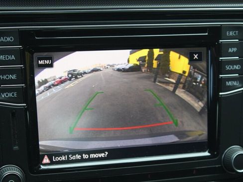 Used 2018 Volkswagen Passat 2.0T R-Line w/ R-Line Lighting Package FWD image 8
