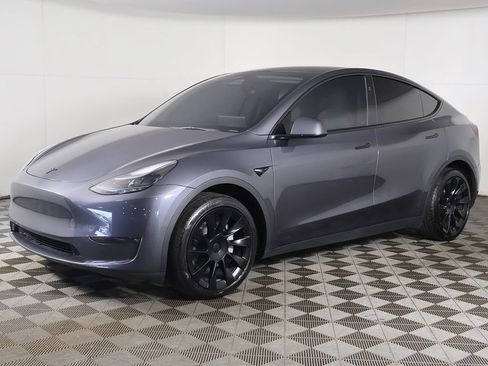 Used 2023 Tesla Model Y Long Range AWD/4WD image 10