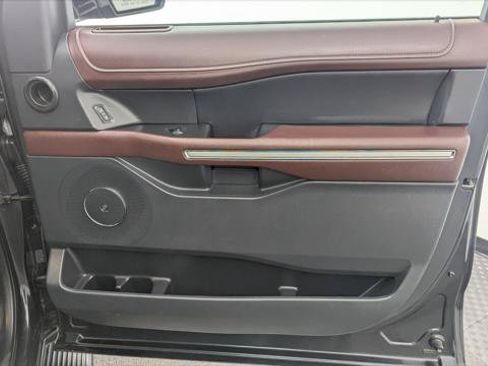 Used 2024 Ford Expedition Limited RWD image 24