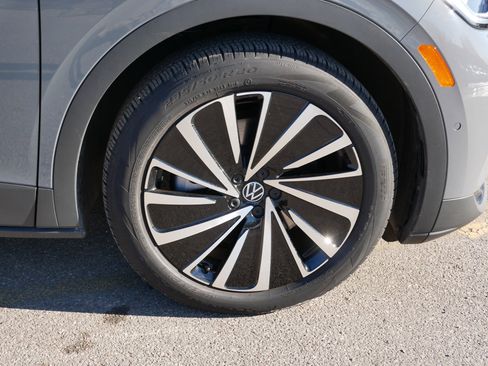 Used 2024 Volkswagen ID.4 S image 15