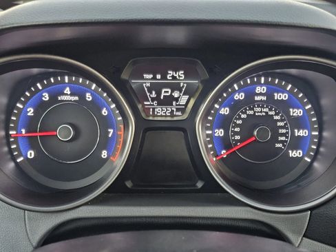 Used 2014 Hyundai Elantra Limited image 3