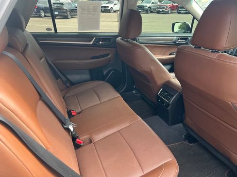Used 2017 Subaru Outback 3.6R Touring AWD/4WD image 21