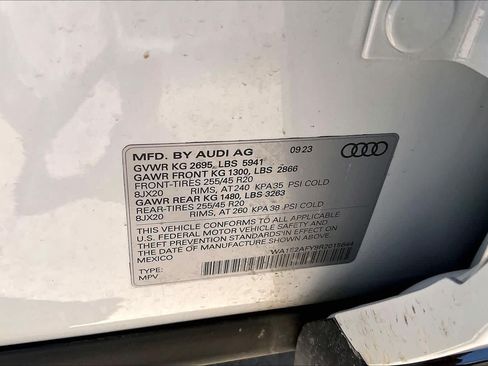 Used 2024 Audi Q5 e Premium Plus AWD/4WD image 35