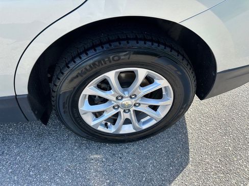 Used 2020 Chevrolet Equinox LS AWD/4WD image 9