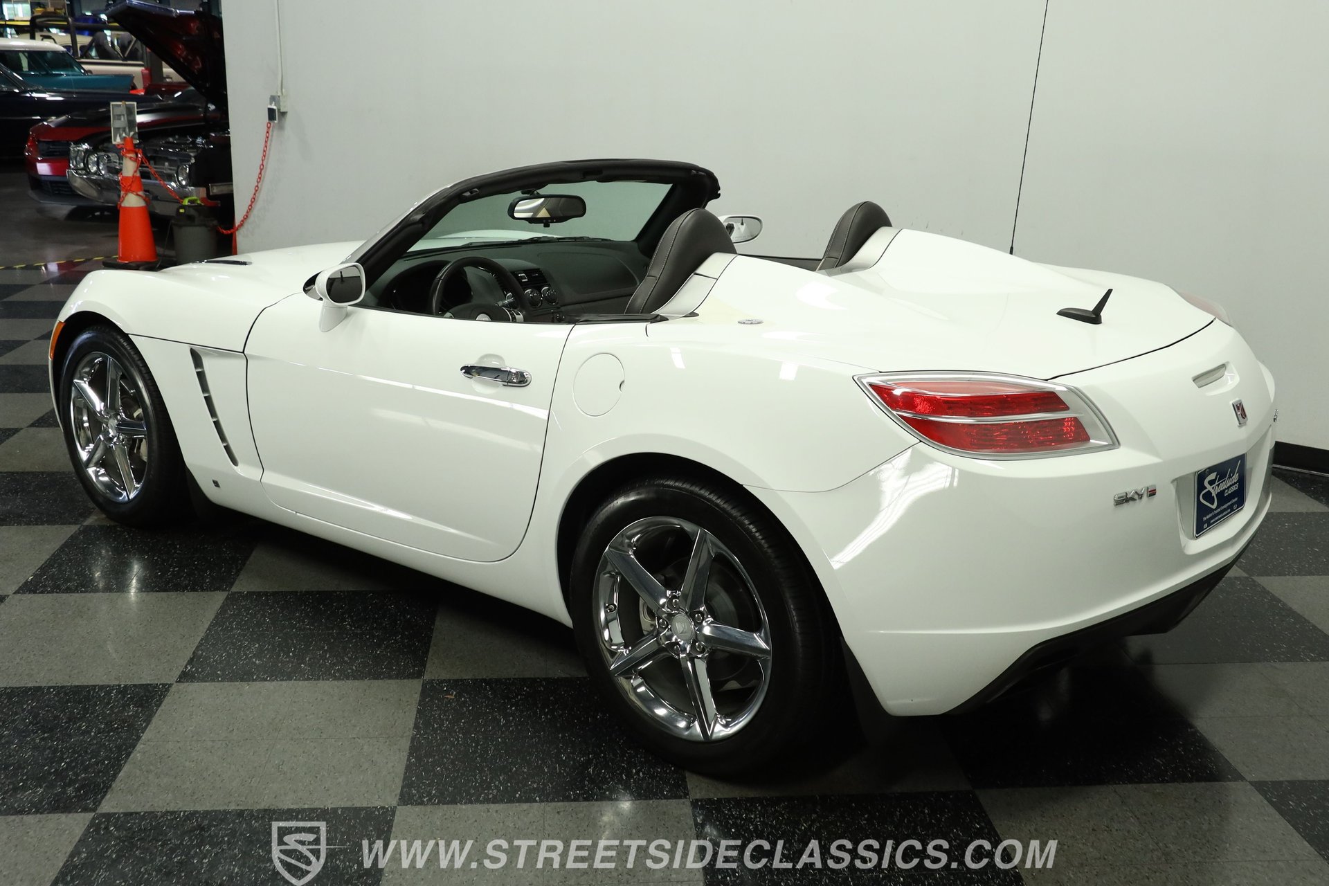 Used 2009 Saturn Sky Red Line RWD image 7