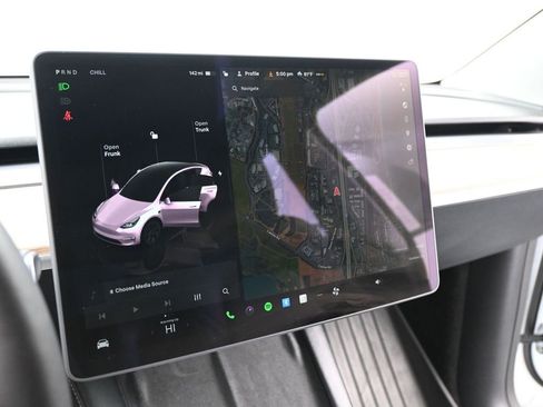 Used 2025 Tesla Model Y Long Range image 11