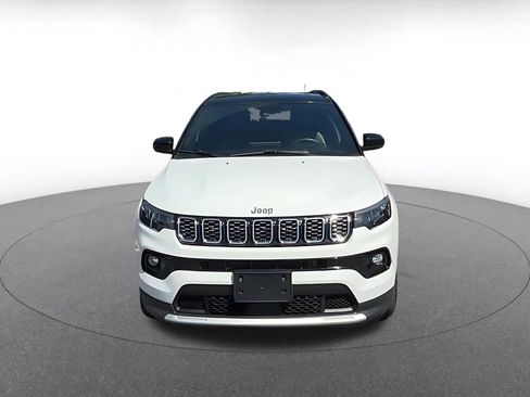 Used 2025 Jeep Compass Limited AWD/4WD image 4