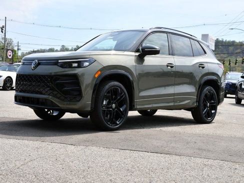 New 2026 Volkswagen Tiguan SE R-Line AWD/4WD image 3