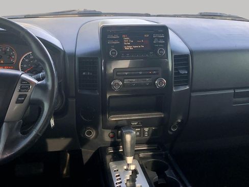 Used 2014 Nissan Titan SV w/ SV Value Truck Package RWD image 7