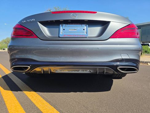 Used 2018 Mercedes-Benz SL 550 image 23