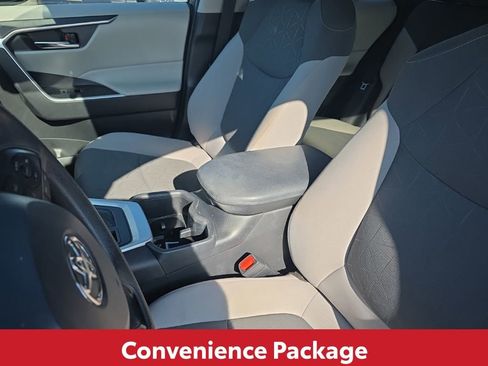 Used 2022 Toyota RAV4 XLE image 18