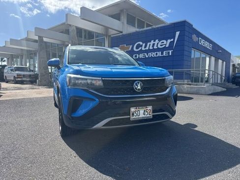 Used 2023 Volkswagen Taos SE image 2