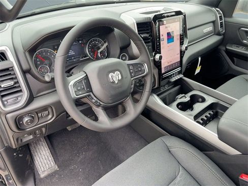 New 2026 RAM 1500 4x4 Crew Cab image 4