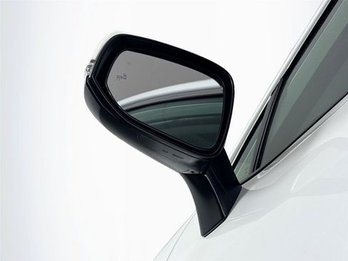 Certified 2025 Toyota RAV4 XLE FWD image 5
