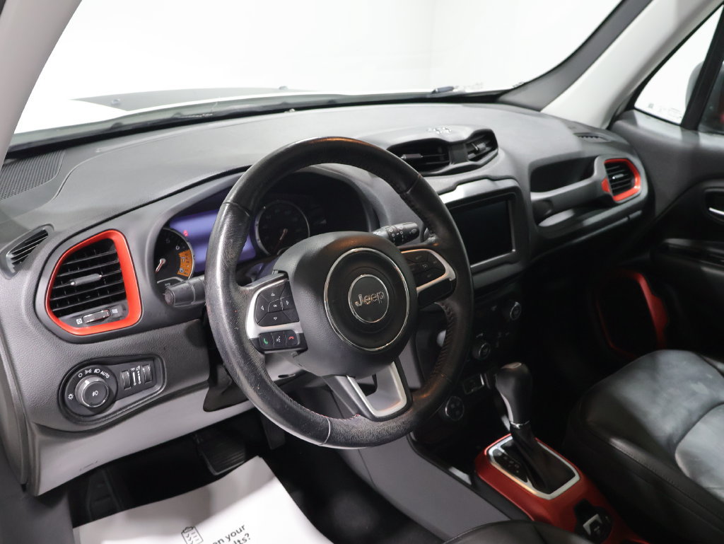 Used 2019 Jeep Renegade Trailhawk AWD/4WD image 16