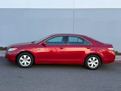 Used 2009 Toyota Camry LE image 3
