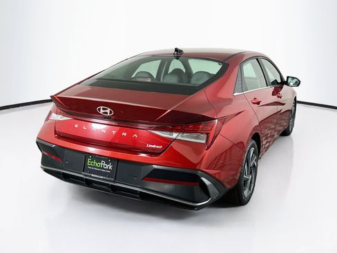 Used 2024 Hyundai Elantra Limited FWD image 9