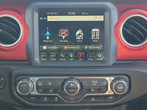 Used 2022 Jeep Gladiator Rubicon w/ Cold Weather Group image 17