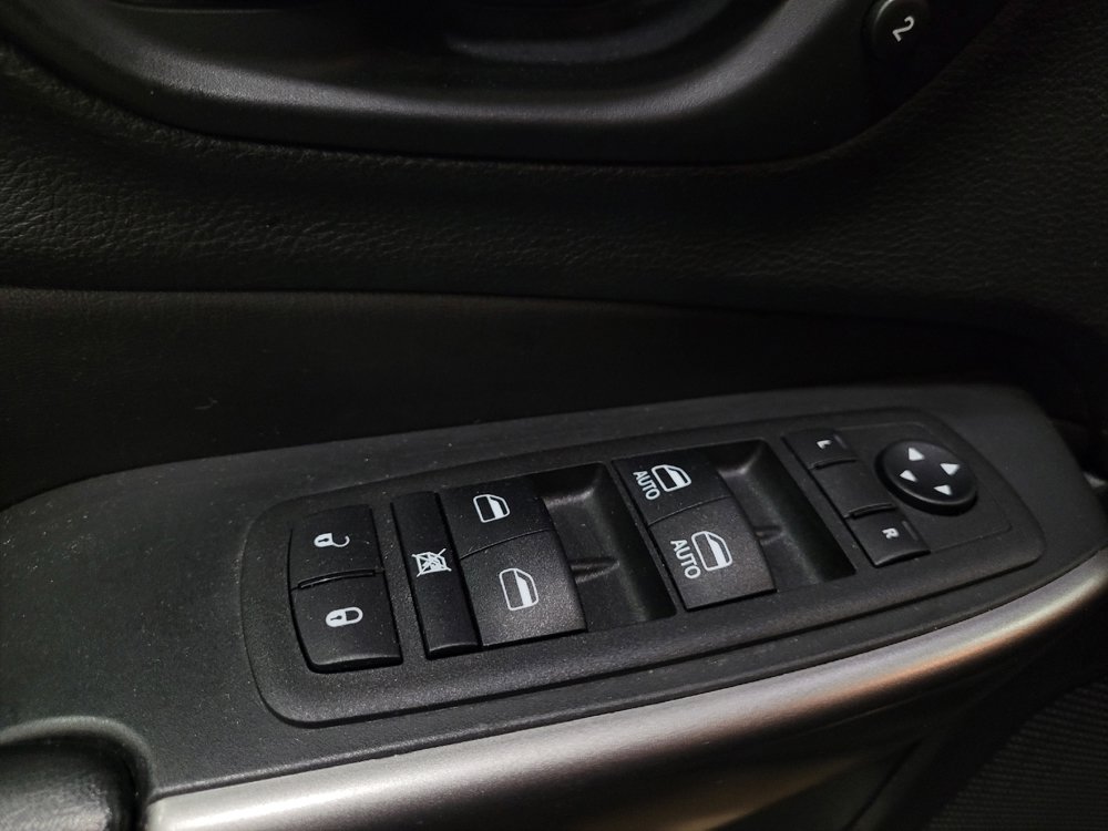 Used 2019 Jeep Cherokee Limited AWD/4WD image 27